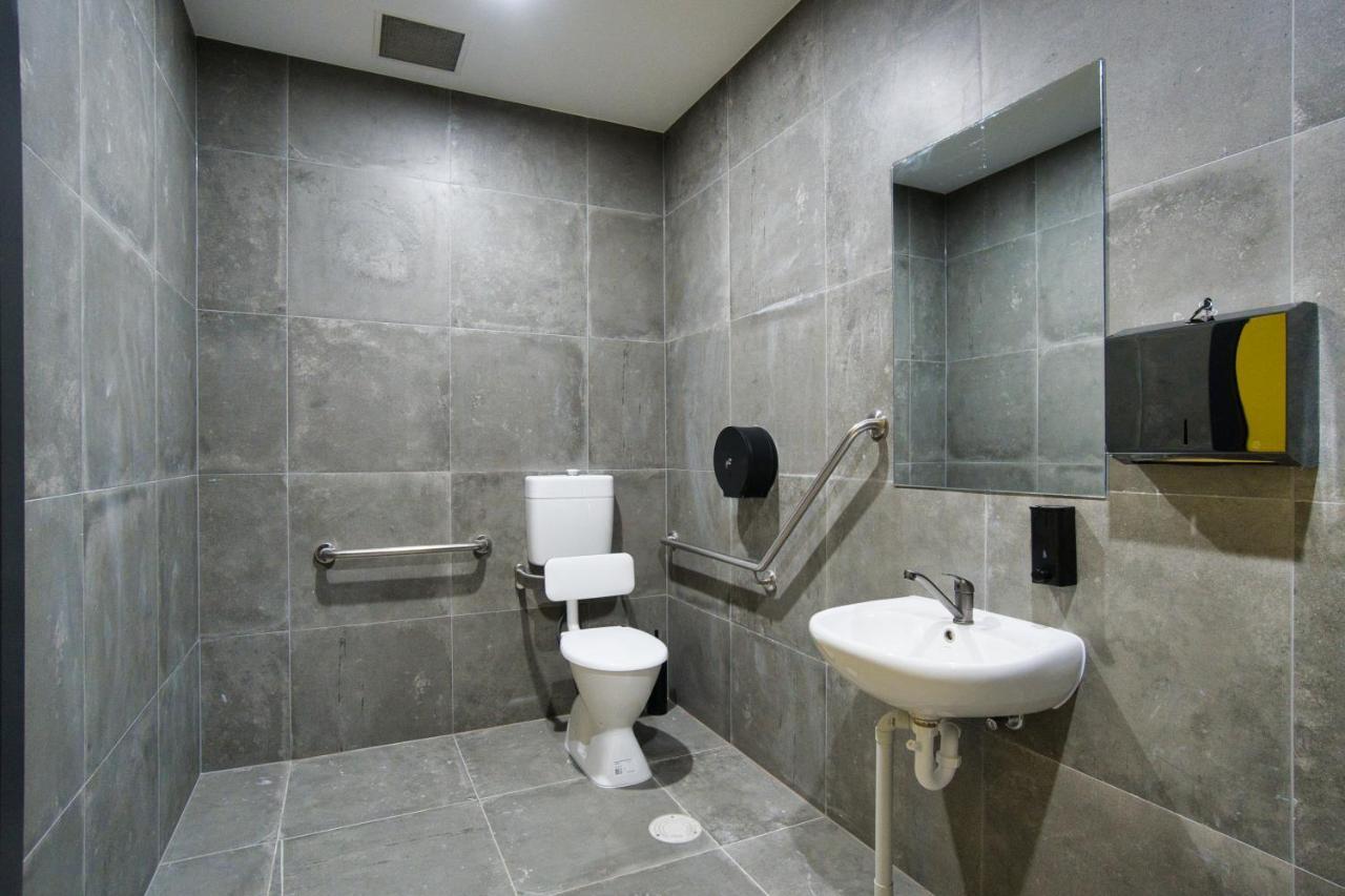 Dreamy Stays Accommodation - Private Rooms With Shared Bathrooms أدليد المظهر الخارجي الصورة