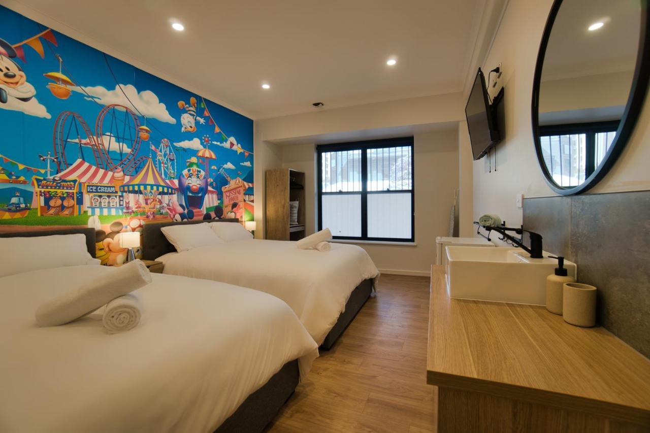Dreamy Stays Accommodation - Private Rooms With Shared Bathrooms أدليد المظهر الخارجي الصورة